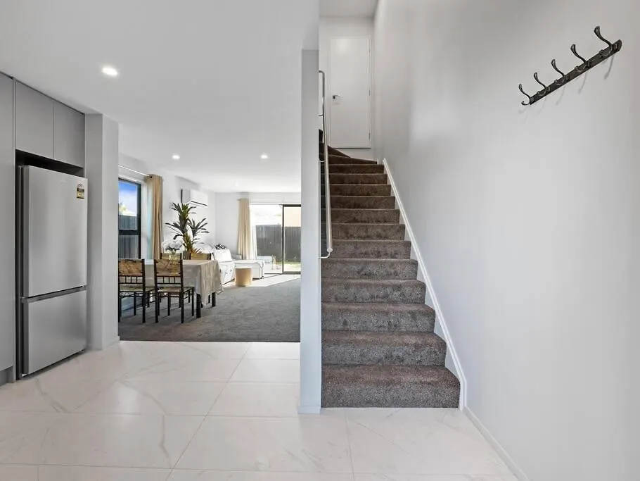 Spa Hideaway In Central City With Parking Christchurch