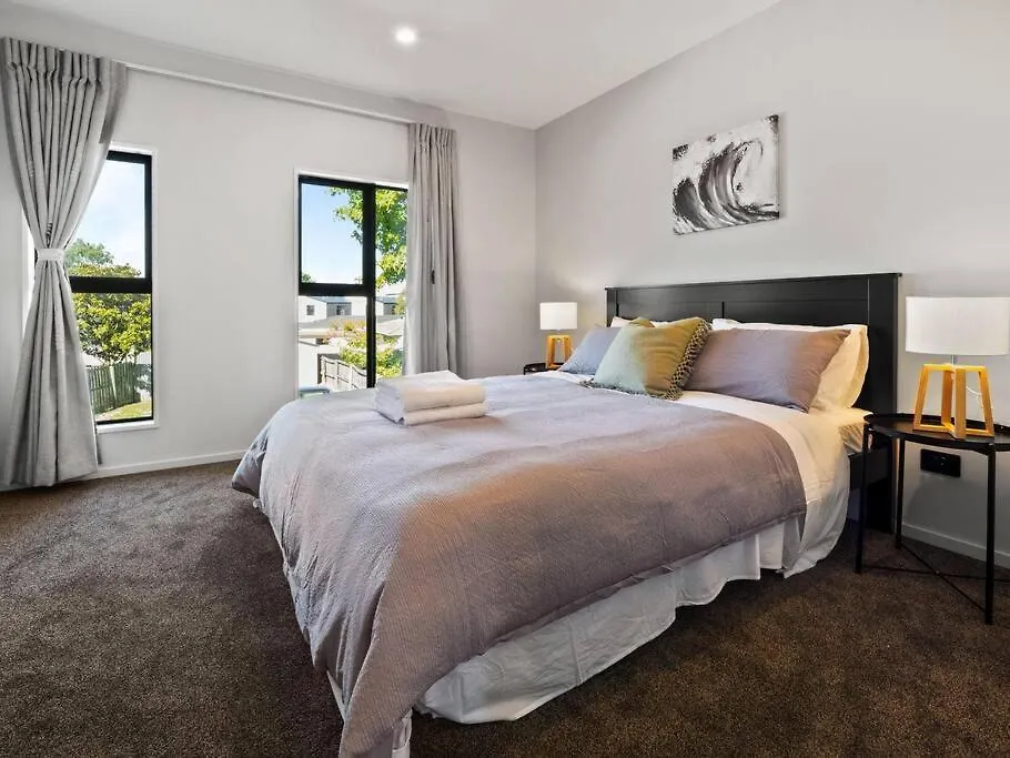 Holiday home Spa Hideaway In Central City With Parking Christchurch